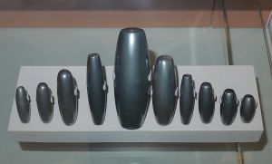 Mesopotamian_weights_made_from_haematite